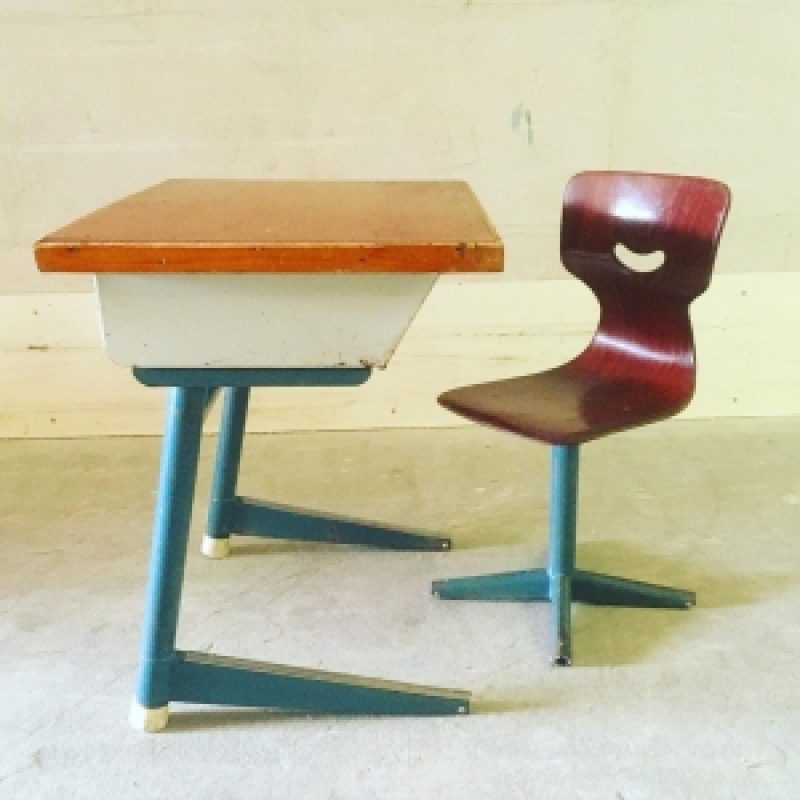 Vintage bureautje met stoeltje nr 157